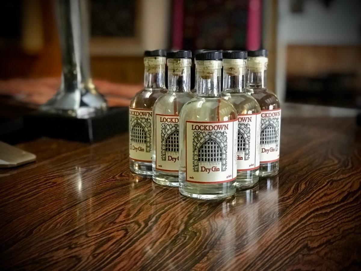 The White Horse Inn, Clun エクステリア 写真
