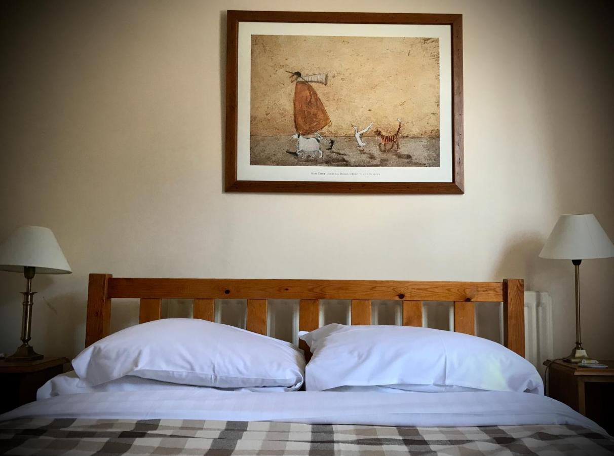 The White Horse Inn, Clun エクステリア 写真