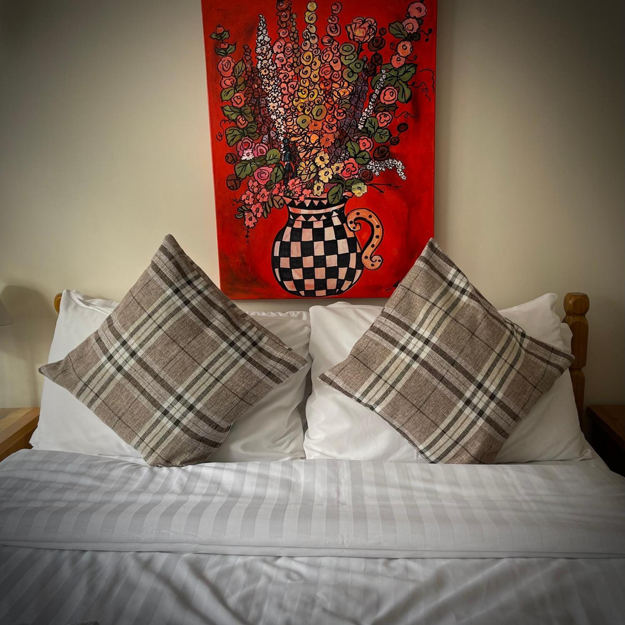 The White Horse Inn, Clun エクステリア 写真